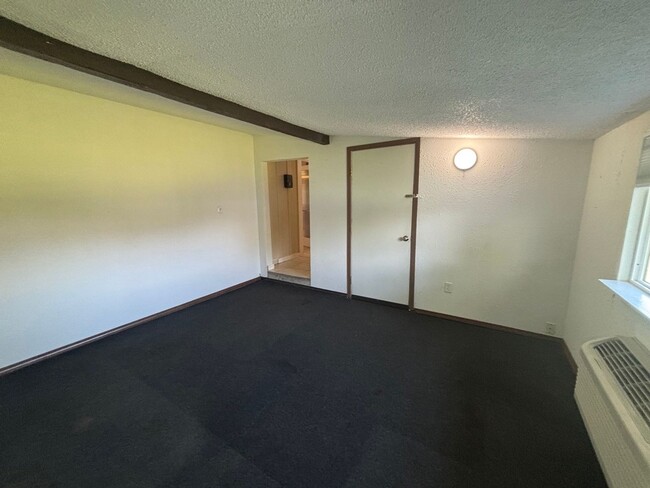 Building Photo - Charming 3-Bed Home in Hayden Lake — Spaci...
