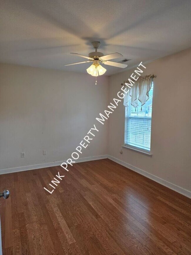 Building Photo - Beautiful 2 bedroom 2 full bath Condo near Missionary Ridge with garage, washer and dryer and gas...