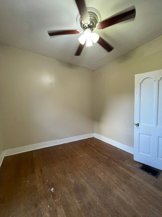 Building Photo - 1113 Constitution St