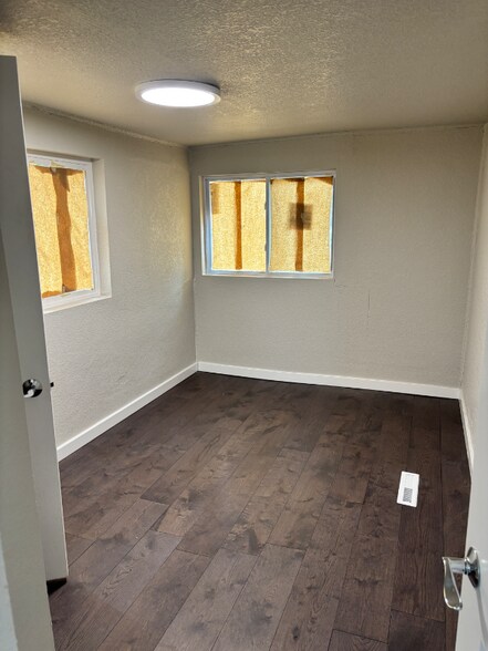 Building Photo - 2809 W Short Pl