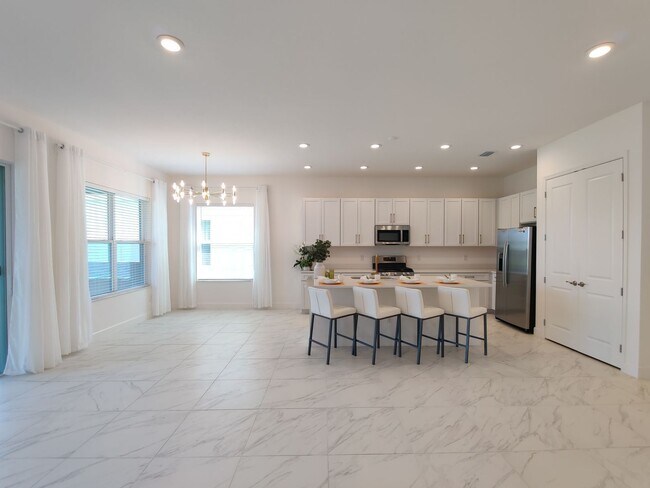 Building Photo - 32792 Tree of Life Ave