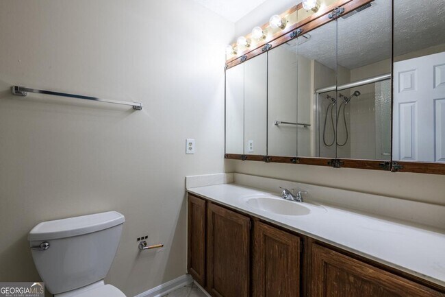 Building Photo - 4028 Elm St