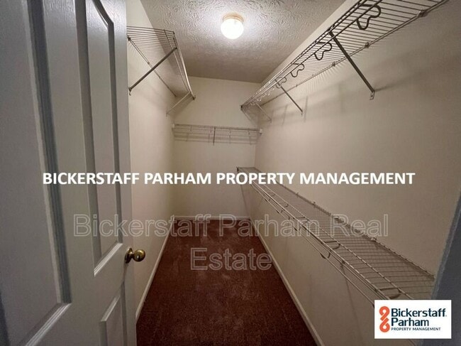 Building Photo - 6226 Bayberry Dr