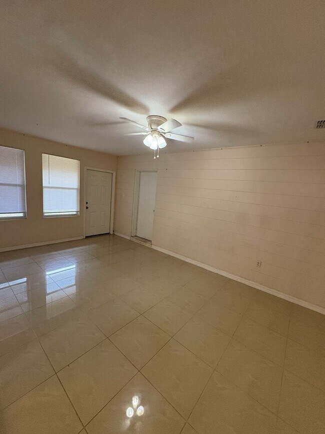 Building Photo - Charming 3 bed, 2 bath home, in Altamonte ...