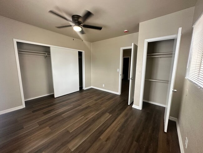 Building Photo - Recently updated 2 Bed/1 Bath Home!