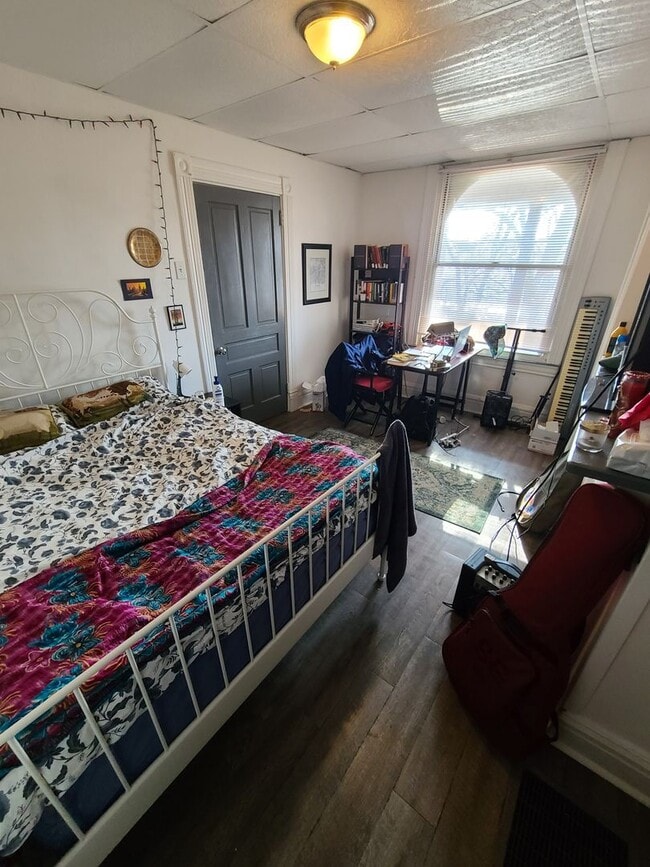 Building Photo - SPACIOUS 4 BEDROOM IN THE HEART OF OAKLAND - AVAILABLE FOR AUGUST