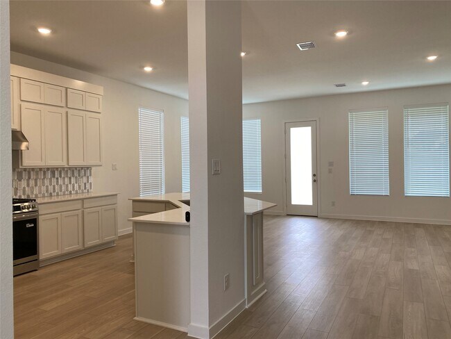 Building Photo - 4523 Sunny Hazel Ln