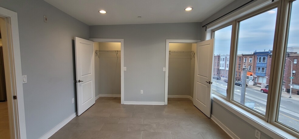 Dual Closets - 605 E Girard Ave