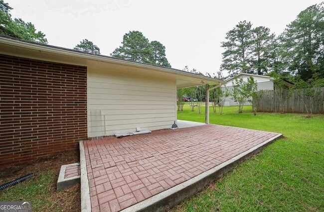 Building Photo - 120 Soule St