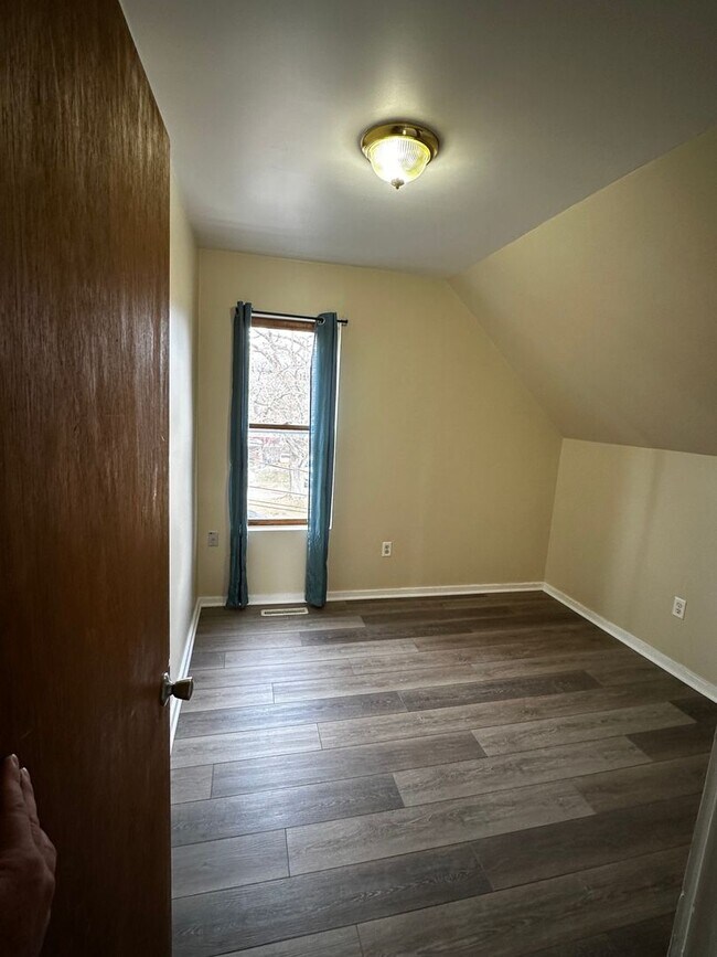 Building Photo - 1207 3rd Ave South