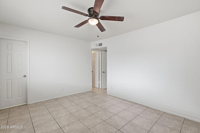 Building Photo - 4731 W Paradise Ln