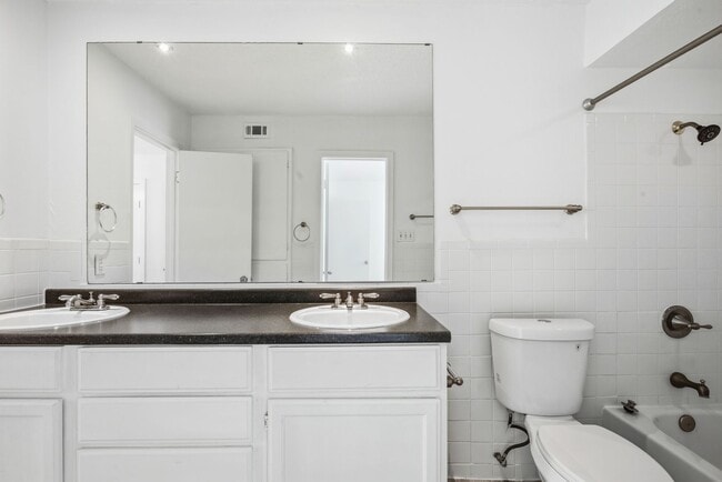 Building Photo - 2729 Hurstview Dr