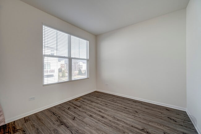 Building Photo - 4138 Irving Rd