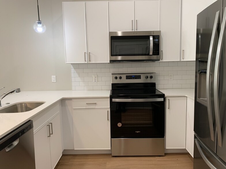 Building Photo - 3915 Ridge Ave
