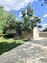 Building Photo - 4687 Julian Dr
