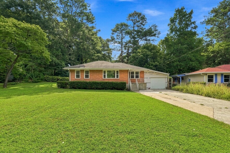 Building Photo - 2875 Orion Dr