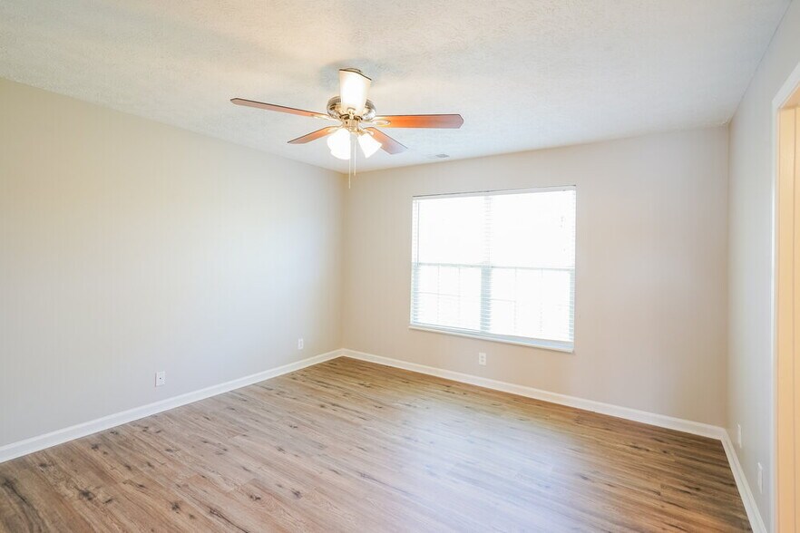 Building Photo - 3423 Cainbrook Crossing