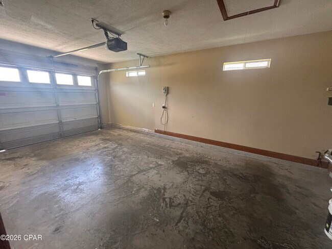 Building Photo - 4701 Deerfield Dr