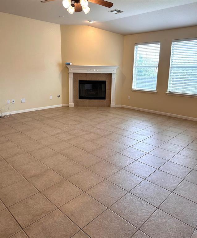 Building Photo - 15008 Fernhill Dr