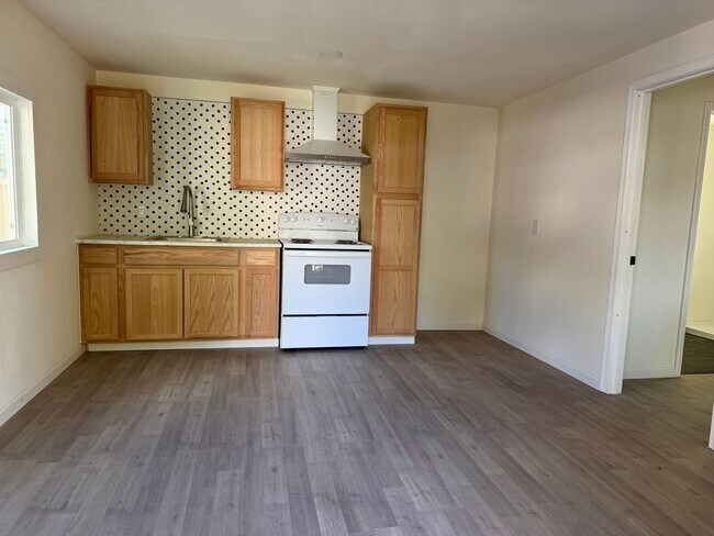 Building Photo - 220 S K St