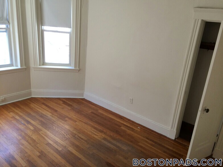 Building Photo - 1175 Boylston St
