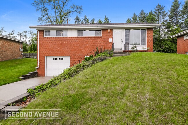 Primary Photo - 219 Garden City Dr