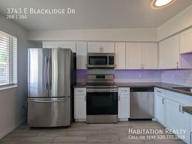 Building Photo - 3743 E Blacklidge Dr