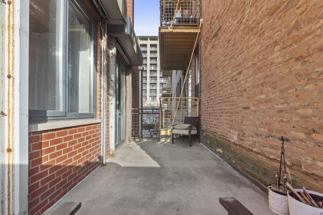 Building Photo - 1 bedroom in Chicago IL 60616