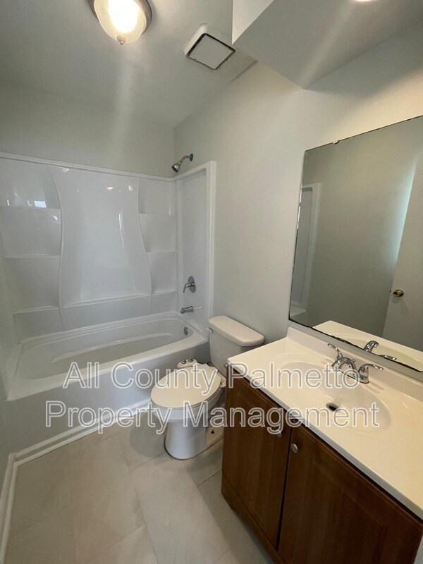 Building Photo - 5143 Eastway St