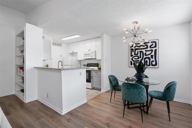 Building Photo - 1601 Faro Dr