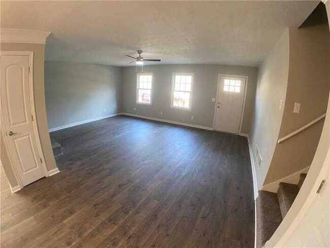 Building Photo - Fantastic 4bd/2ba home! Coming soon!