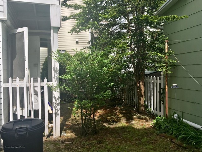 Building Photo - 35 1/2 Olin St