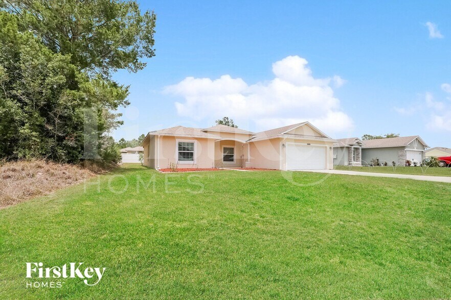 Building Photo - 2005 Maple Ln