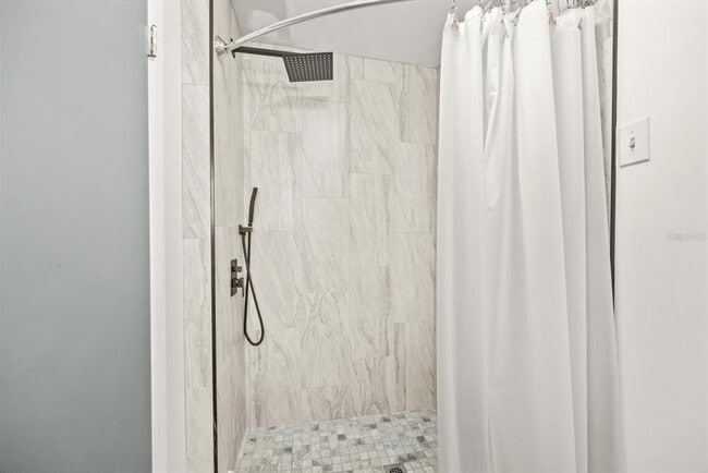 Building Photo - 31300 US-441