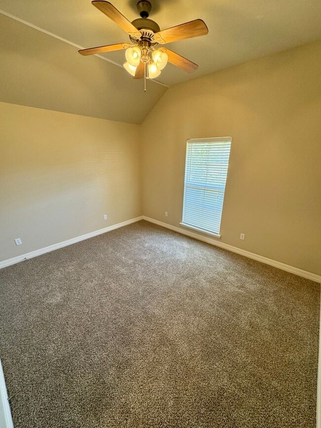 Building Photo - Home in Savannah Place