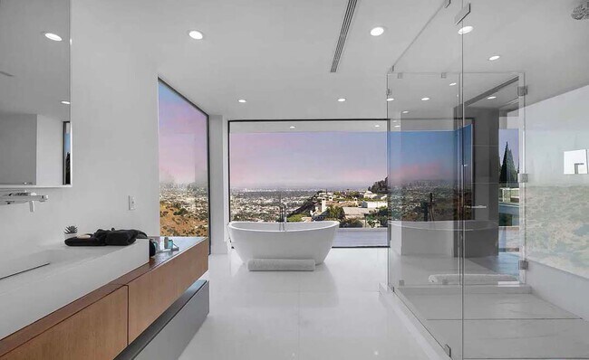 Building Photo - 2110 Hercules Dr