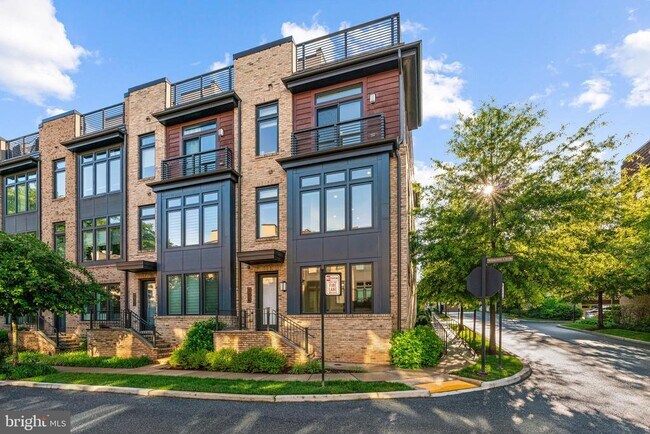 Building Photo - 158 Winsome Cir