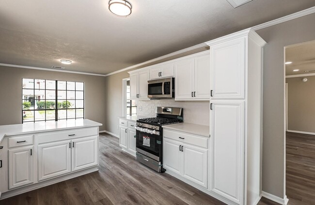 Building Photo - 18703 Evergreen Falls Dr