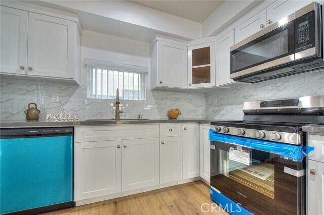 Building Photo - 11728 Hamlin St