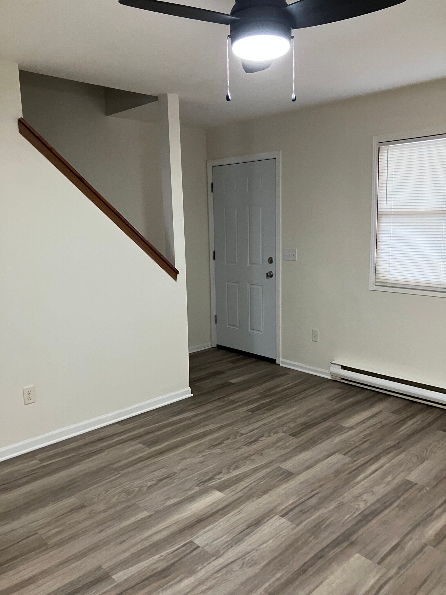 Building Photo - 1235 Todd Ln