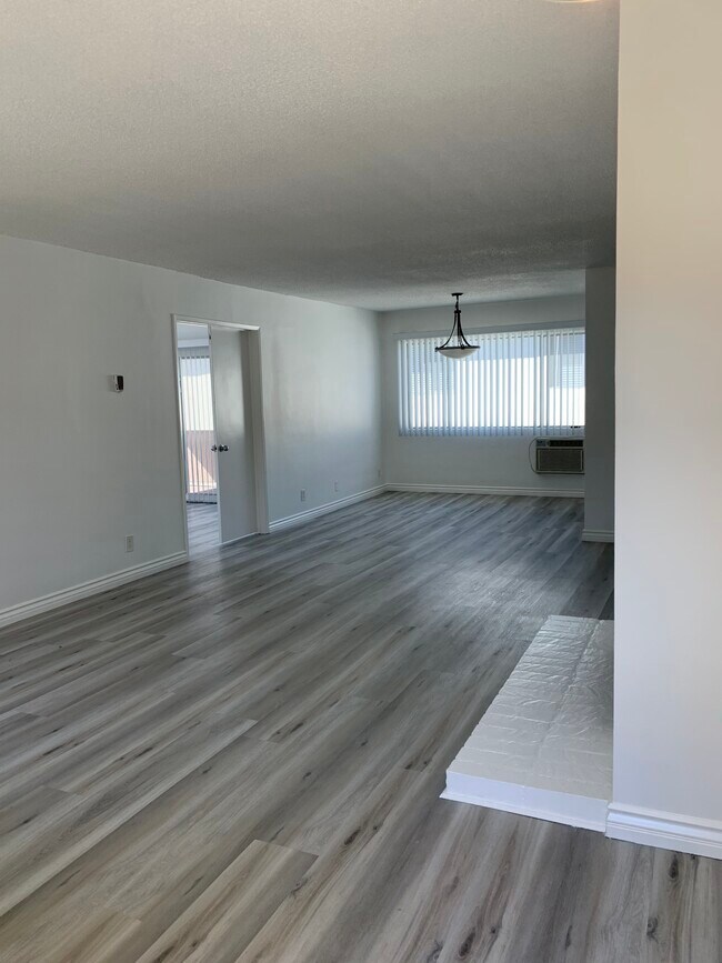 11924 Montana Ave 11924 Montana Ave Los Angeles CA 90049 Apartment