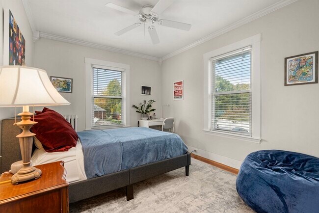 Building Photo - 137 Thacher St