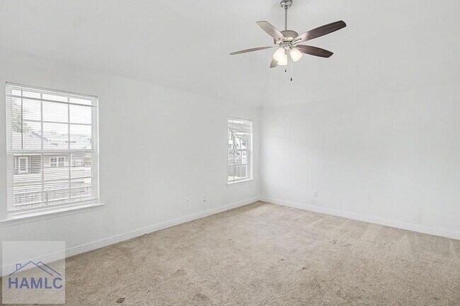 Building Photo - 390 Fairview Cir