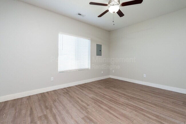 Building Photo - 3412 E Aster St