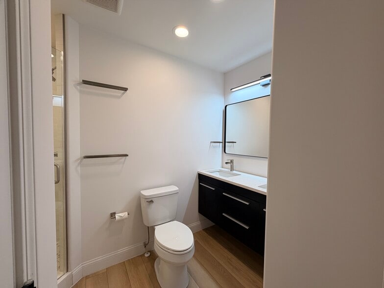 Master Bathroom - 604 E 42nd St