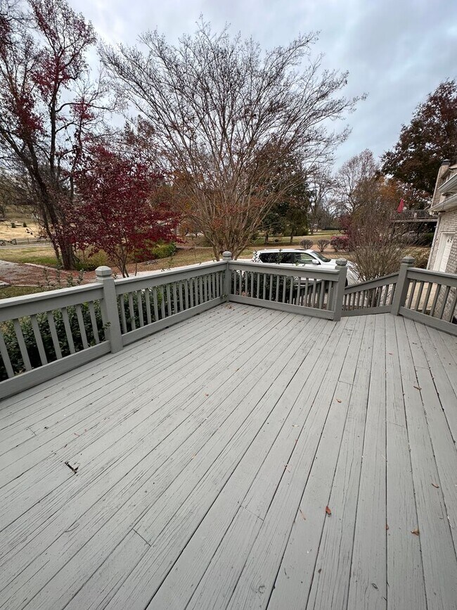 Building Photo - For Lease - 3 Beds, 2 Baths, 2000 SqFt home in N. Mt Juliet