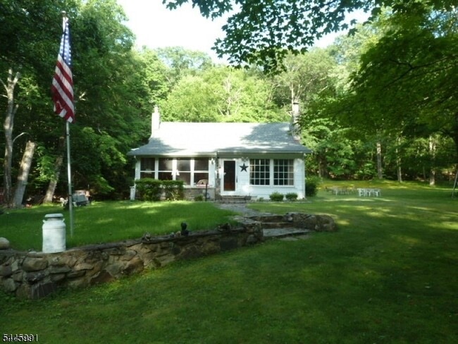 Building Photo - 860 Burnt Meadow Rd