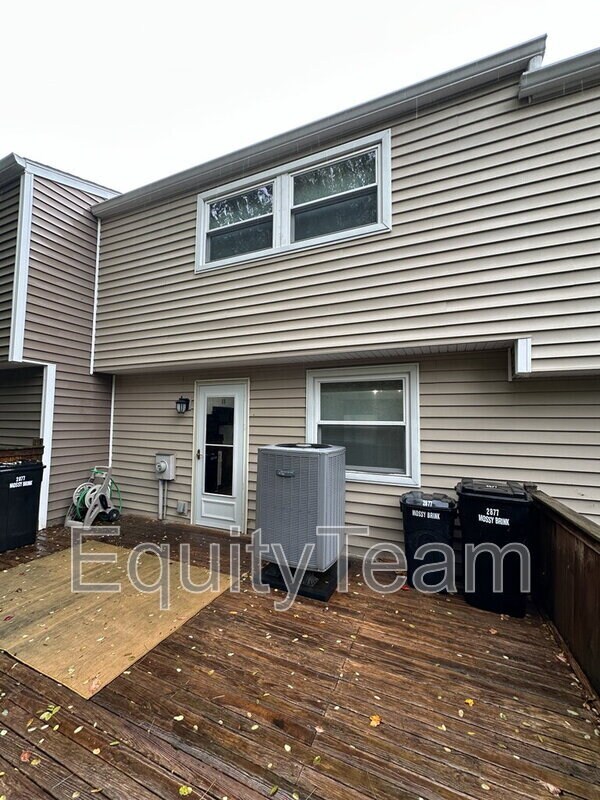 Building Photo - 2877 Mossy Brink Ct