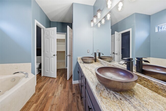 Building Photo - 13262 Lake Breeze Ln