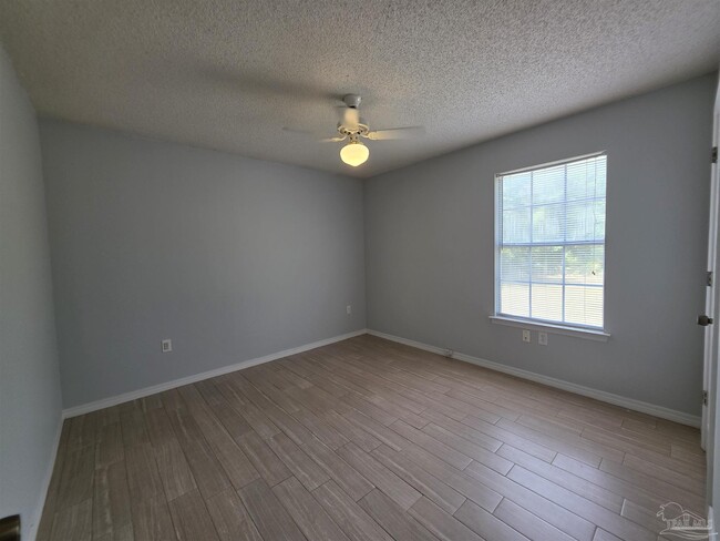 Building Photo - 2111 Karlburg Dr